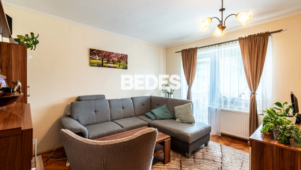 BEDES | Priestranný 2 izbový byt s balkónom v Zemianskych Kostoľanoch