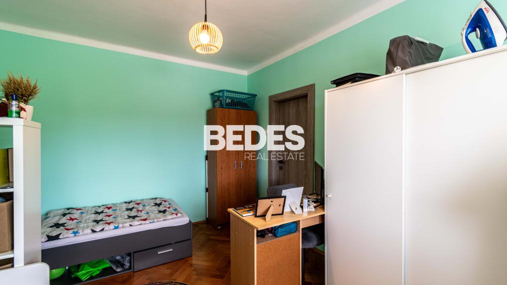 BEDES | Priestranný 2 izbový byt s balkónom v Zemianskych Kostoľanoch
