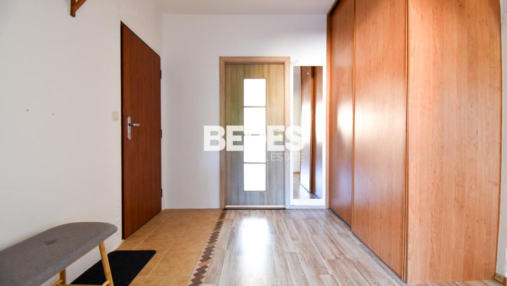 BEDES | EXKLUZÍVNE - 3i byt, 70m2, 1x loggia, 6p/8p., Mostná