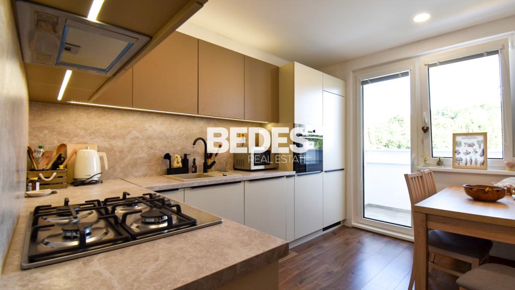BEDES | EXKLUZÍVNE - 3i byt, 70m2, 1x loggia, 6p/8p., Mostná
