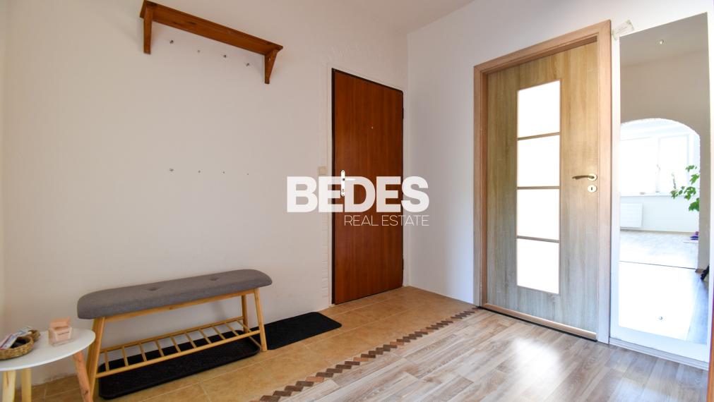 BEDES | EXKLUZÍVNE - 3i byt, 70m2, 1x loggia, 6p/8p., Mostná