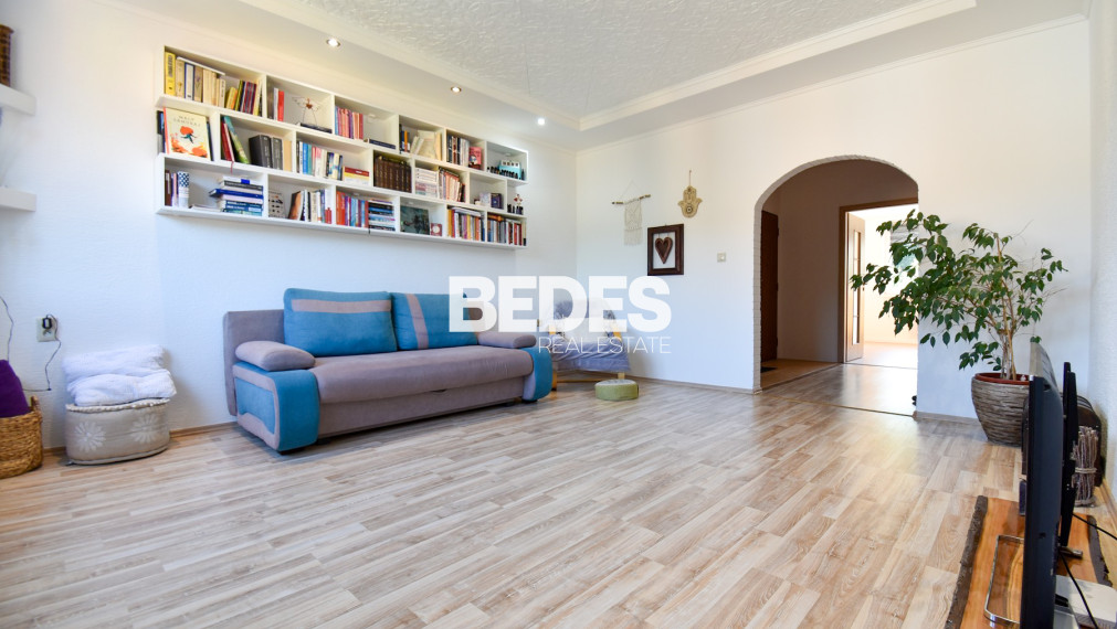 BEDES | 3 izb. byt, komplet spotrebiče, 3x skriňa, Mostná