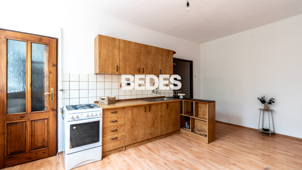 BEDES | Čiastočne zariadený 2- izbovy byt s balkónom