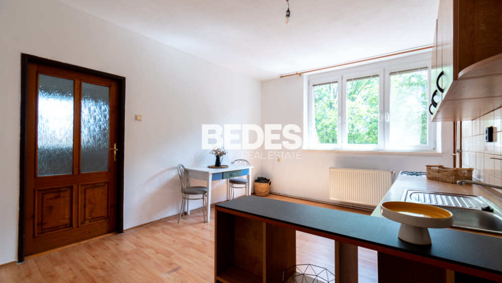 BEDES | Čiastočne zariadený 2- izbovy byt s balkónom
