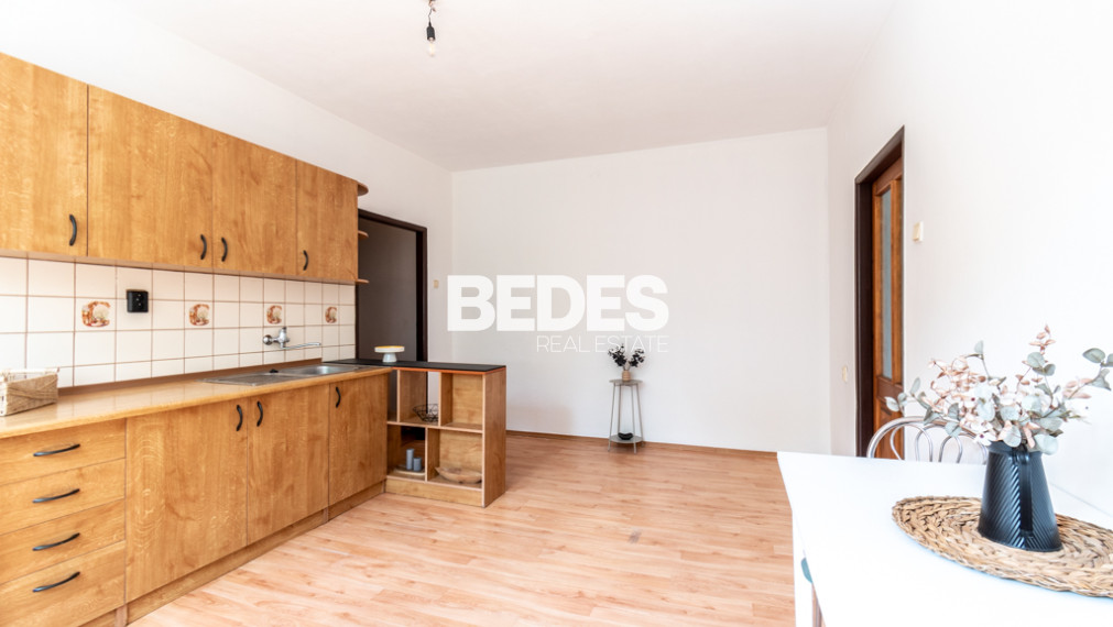 BEDES | Čiastočne zariadený 2- izbovy byt s balkónom
