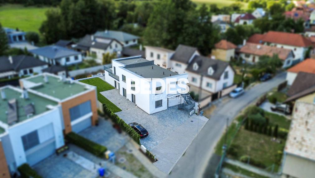 BEDES | Bytový dom s 3 bytovymi jednotkami, Dubnica