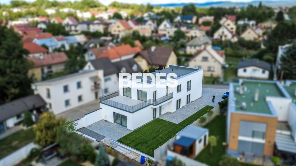BEDES | Bytový dom s 3 bytovymi jednotkami, Dubnica