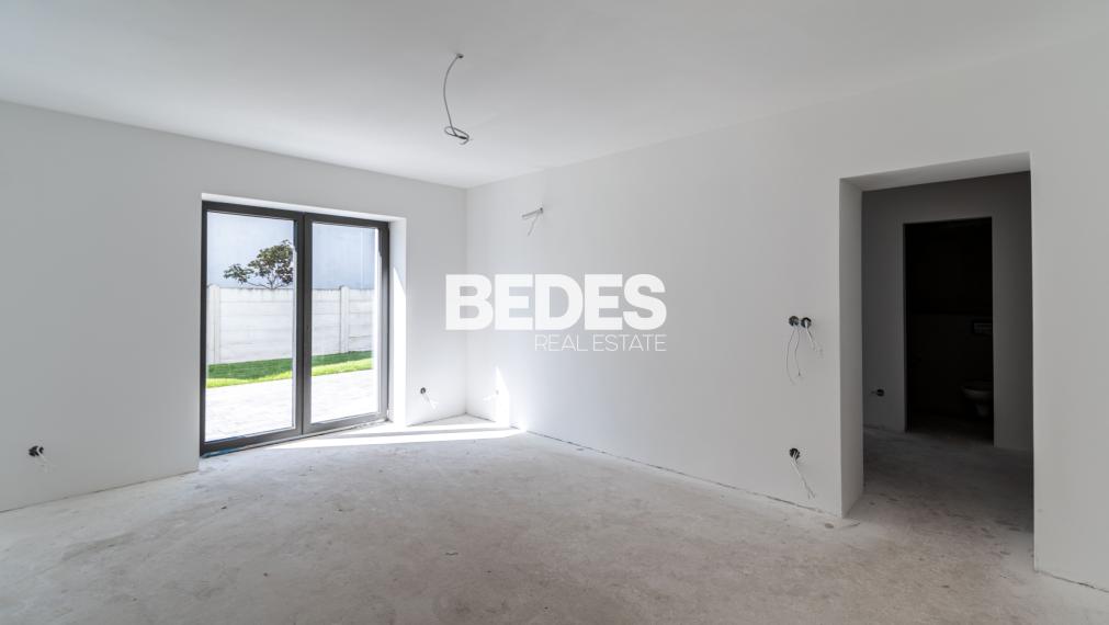 BEDES | Bytový dom s 3 bytovymi jednotkami, Dubnica