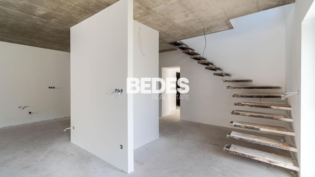 BEDES | Bytový dom s 3 bytovymi jednotkami, Dubnica