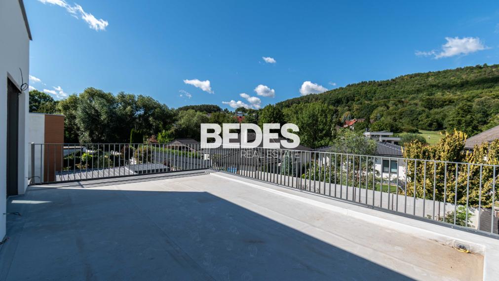 BEDES | Bytový dom s 3 bytovymi jednotkami, Dubnica