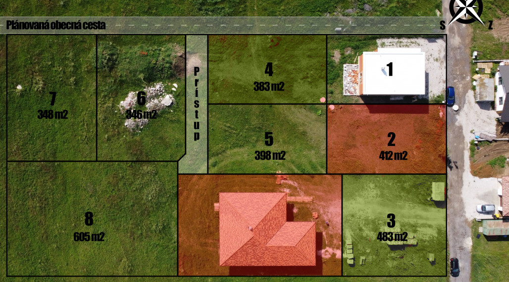 BEDES | Rovinaté pozemky na okraji obce s inž. sieťami