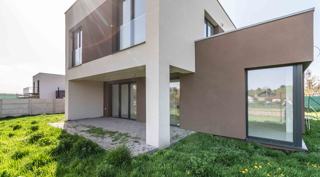 BEDES | novostavba 182m2, pozemok 659m2, 3x terasa, 1x garáž