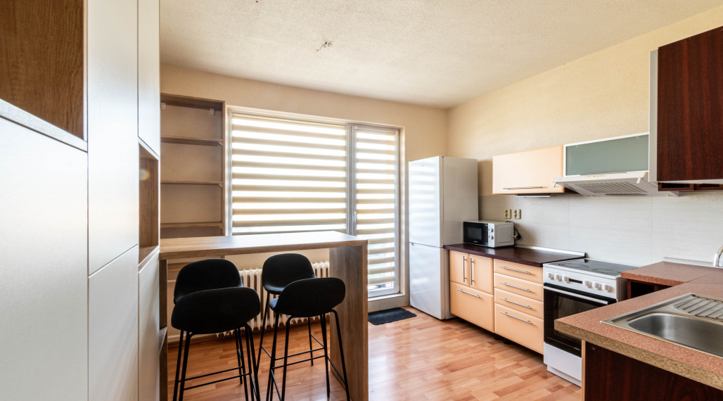 BEDES | Zariadený 1 izbový byt s balkónom po rekonštrukcii