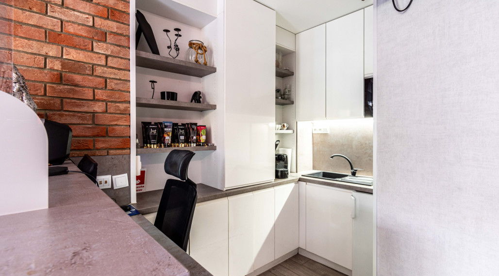 BEDES | Obchodný priestor v bytovom dome pripravený na prevádzku