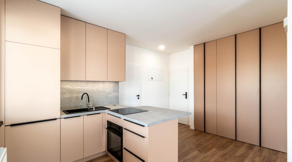 BEDES | Moderný 2 izbový byt s terasou v novostavbe, parking