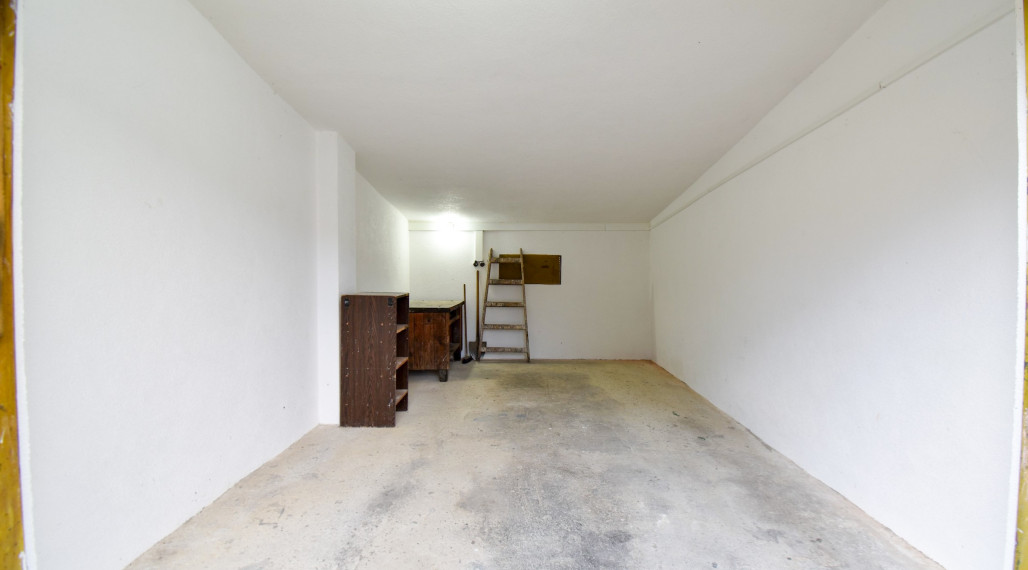 BEDES | Murovaná garáž, elektrina, rekonštrukcia, Duklianska