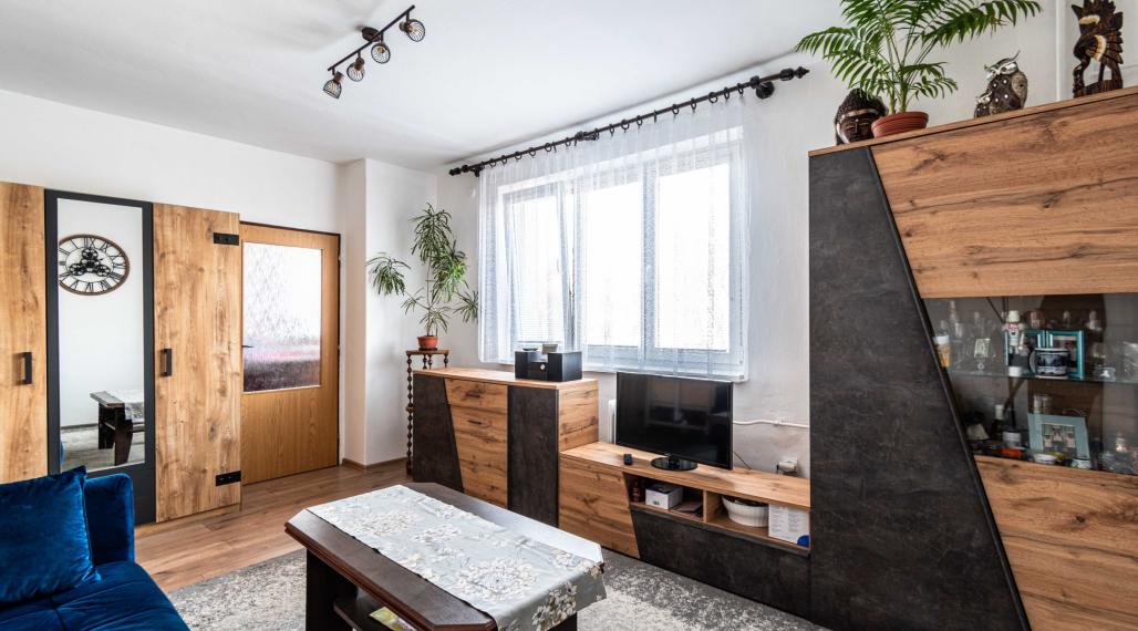 BEDES | 2 izbový byt na Starom sídlisku po čiastočnej rekonštrukcii