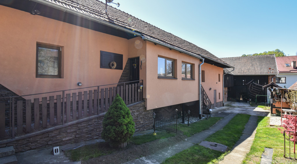 BEDES | Rodinný dom s hospodárskou budovou a záhradou, Ráztočno