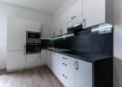 BEDES | Nadštandardný 3izb. byt, 140m2, 2x kúpeľňa, 1x parking - fotografia 3