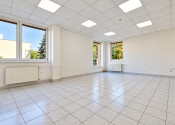 BEDES | komerčný priestor s parkovaním, 33m2 centrum Prievidza - fotografia 3
