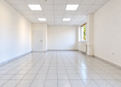 BEDES | komerčný priestor s parkovaním, 33m2 centrum Prievidza - fotografia 5