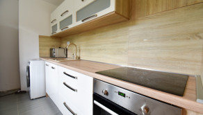 Prenájom – 2 izbový byt, 58m2, balkón, plne zariadený - fotografia 1