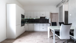 BEDES | Nadštandardný 3izb. byt, 140m2, 2x kúpeľňa, 1x parking - fotografia 2