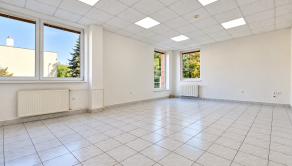BEDES | komerčný priestor s parkovaním, 33m2 centrum Prievidza - fotografia 3