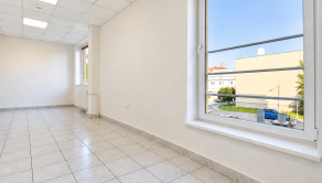 BEDES | komerčný priestor s parkovaním, 33m2 centrum Prievidza - fotografia 4