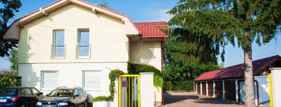 BEDES | polyfunkčný objekt 300m2, pozemok 948m2, Nováky