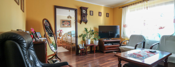 BEDES | 3i tehlový byt 74m2, klimatizácia, 2x pivnica