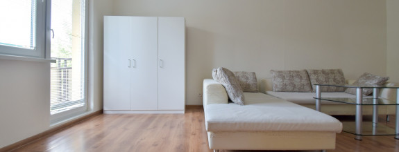 Prenájom – veľkometrážny 2izb. byt, 2x balkón, MC, Handlová
