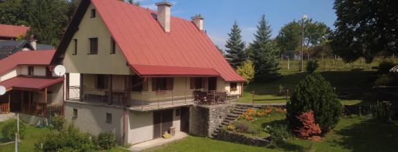 BEDES | Veľká usadlosť na samote pri lese, Valaská Belá – laz Púčkovci (7 500 m²)