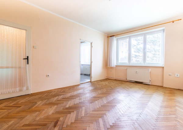 BEDES | 2 izbový byt v Kamenci pod Vtáčnikom s balkónom