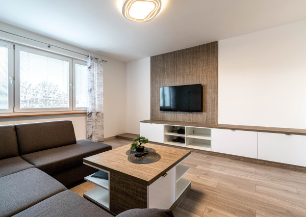 BEDES | Zariadený 3 izbový byt po rekonštrukcii, loggia