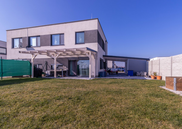 BEDES | Zariadený 4i rodinný dom 112m2, rohový pozemok, Miloslavov