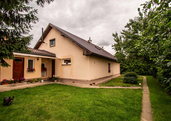 BEDES | REZERVOVANÉ / Rodinný dom v centre obce Rybany