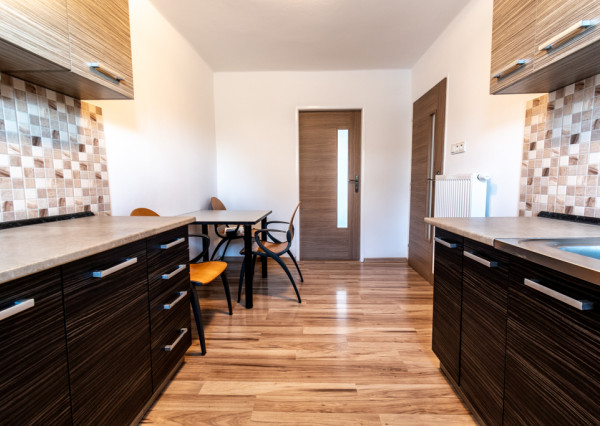 BEDES | 2- izbový byt v centre mesta Partizánske