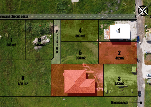 BEDES | Rovinaté pozemky na okraji obce s inž. sieťami