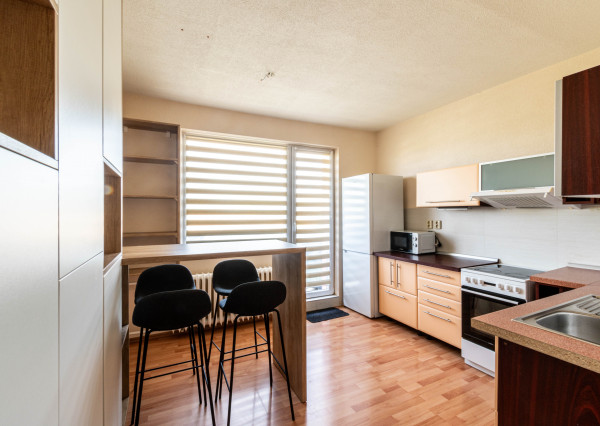 BEDES | Zariadený 1 izbový byt s balkónom po rekonštrukcii