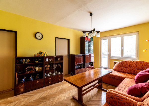 BEDES | Pôvodný 3 izbový byt v Sebedraží s garážou