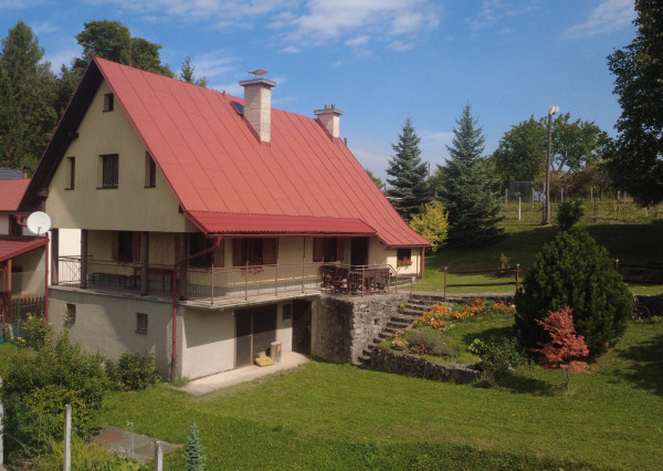 BEDES | Veľká usadlosť na samote pri lese, Valaská Belá – laz Púčkovci (7 500 m²)