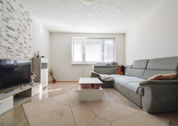 BEDES | 3 izbový byt, 72m2, 2p/7p, loggia, Okružná, Handlová