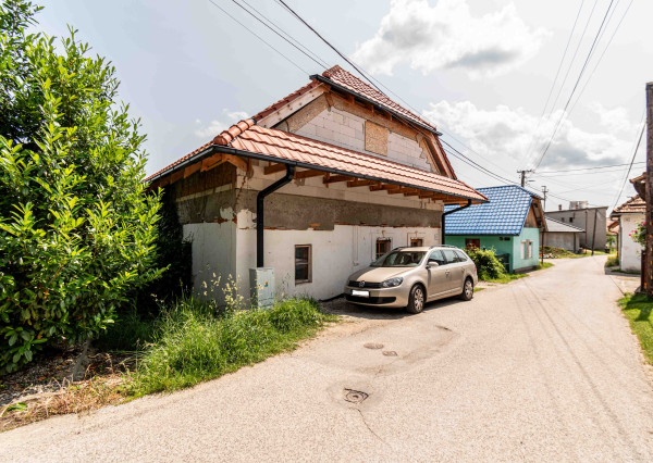 BEDES | Tradičný rodinný dom v rekonštrukcií, obec Šútovce