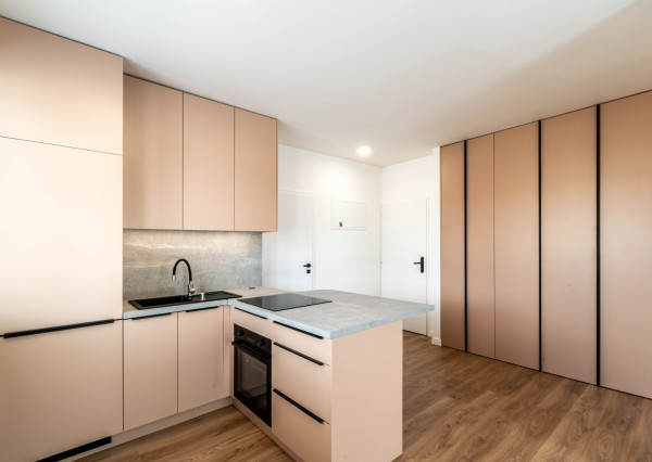 BEDES | Moderný 2 izbový byt s terasou v novostavbe, parking