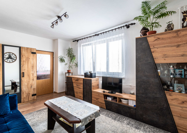 BEDES | 2 izbový byt na Starom sídlisku po čiastočnej rekonštrukcii