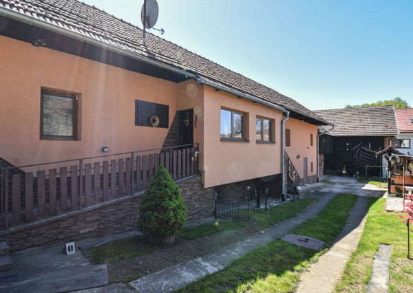 BEDES | Rodinný dom s hospodárskou budovou a záhradou, Ráztočno