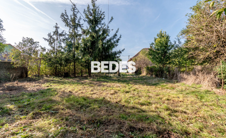 BEDES |Pozemky s rodinným domom vhodné na výstavbu rodinných - fotografia 11