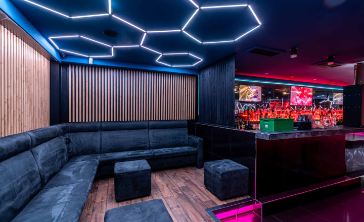 BEDES | Kompletne zariadený klub s personálom, vybavením a know-how - fotografia 14