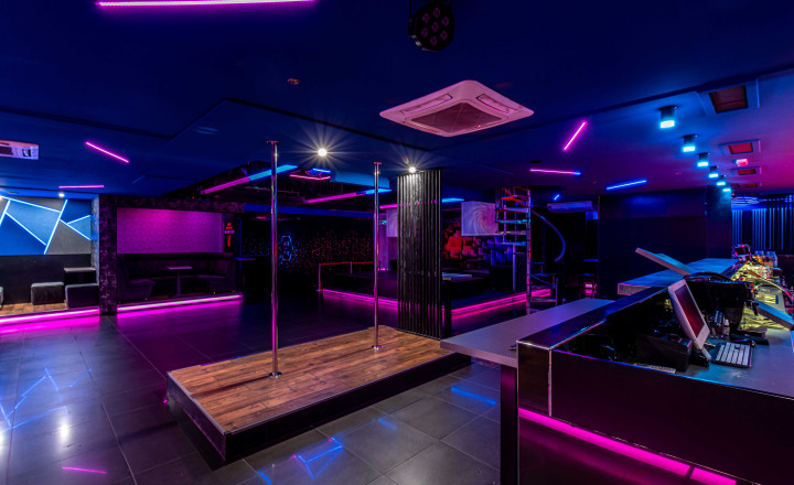 BEDES | Kompletne zariadený klub s personálom, vybavením a know-how - fotografia 7